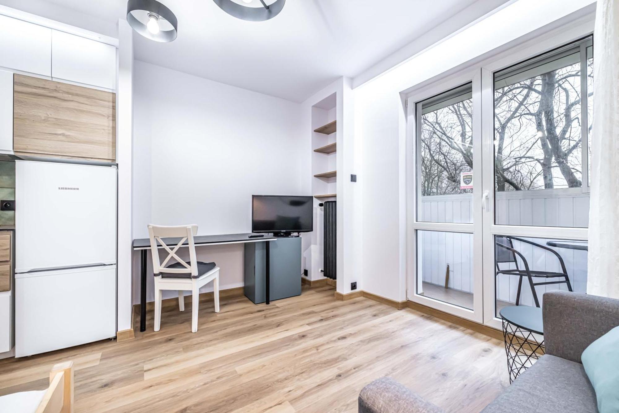 Modern Close To The Metro Butas