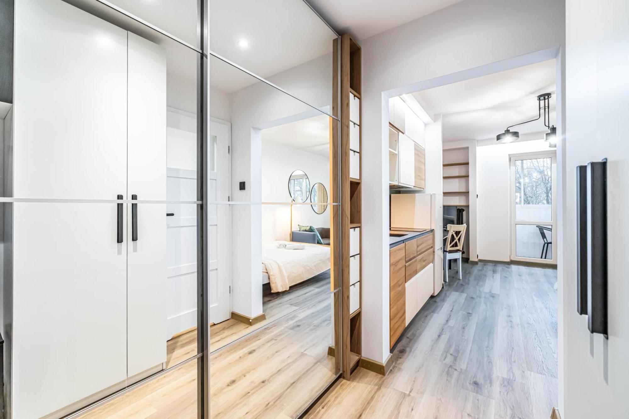 Modern Close To The Metro Warschau